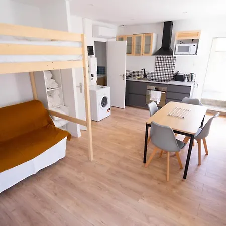 Refait A Neuf Avec Cuisine Equipee R1 Apartment Blaye